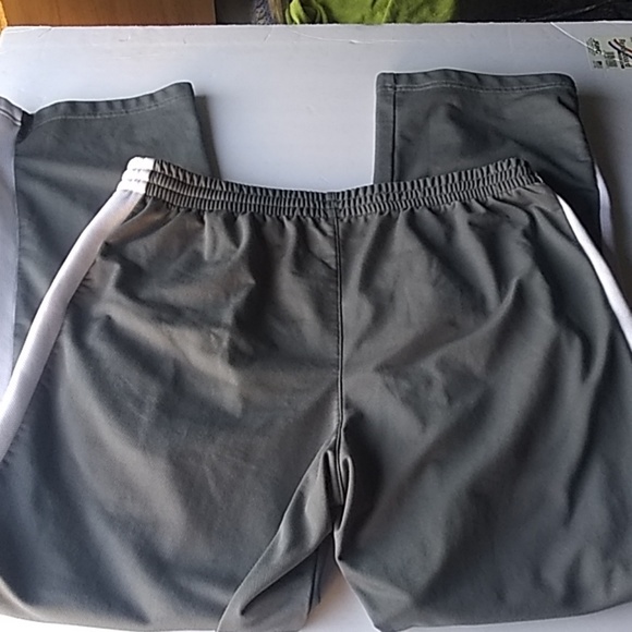 Adidas training pants - Picture 4 of 9